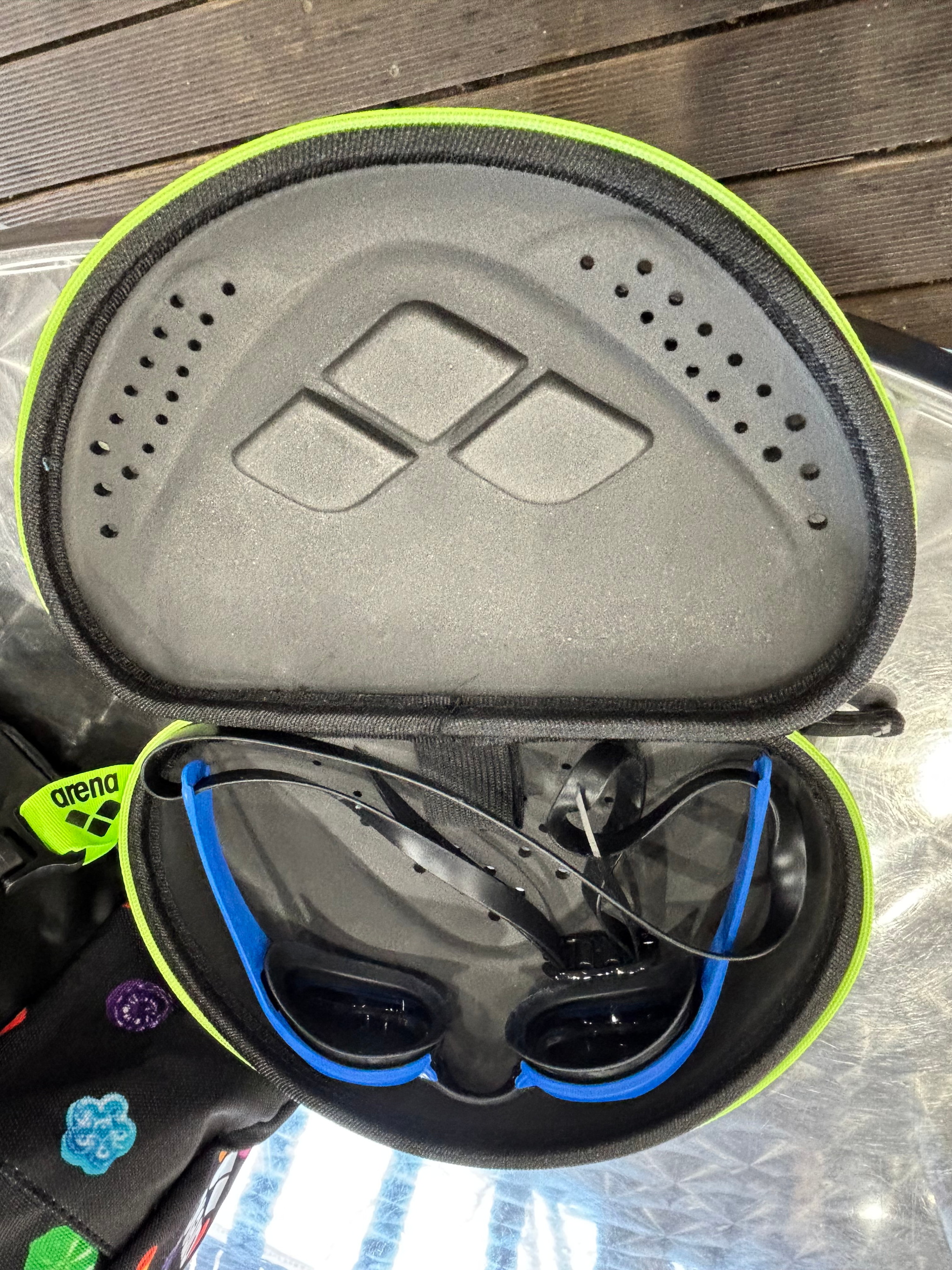 arena ゴーグルケース -デサントストア-DESCENTE STORE-