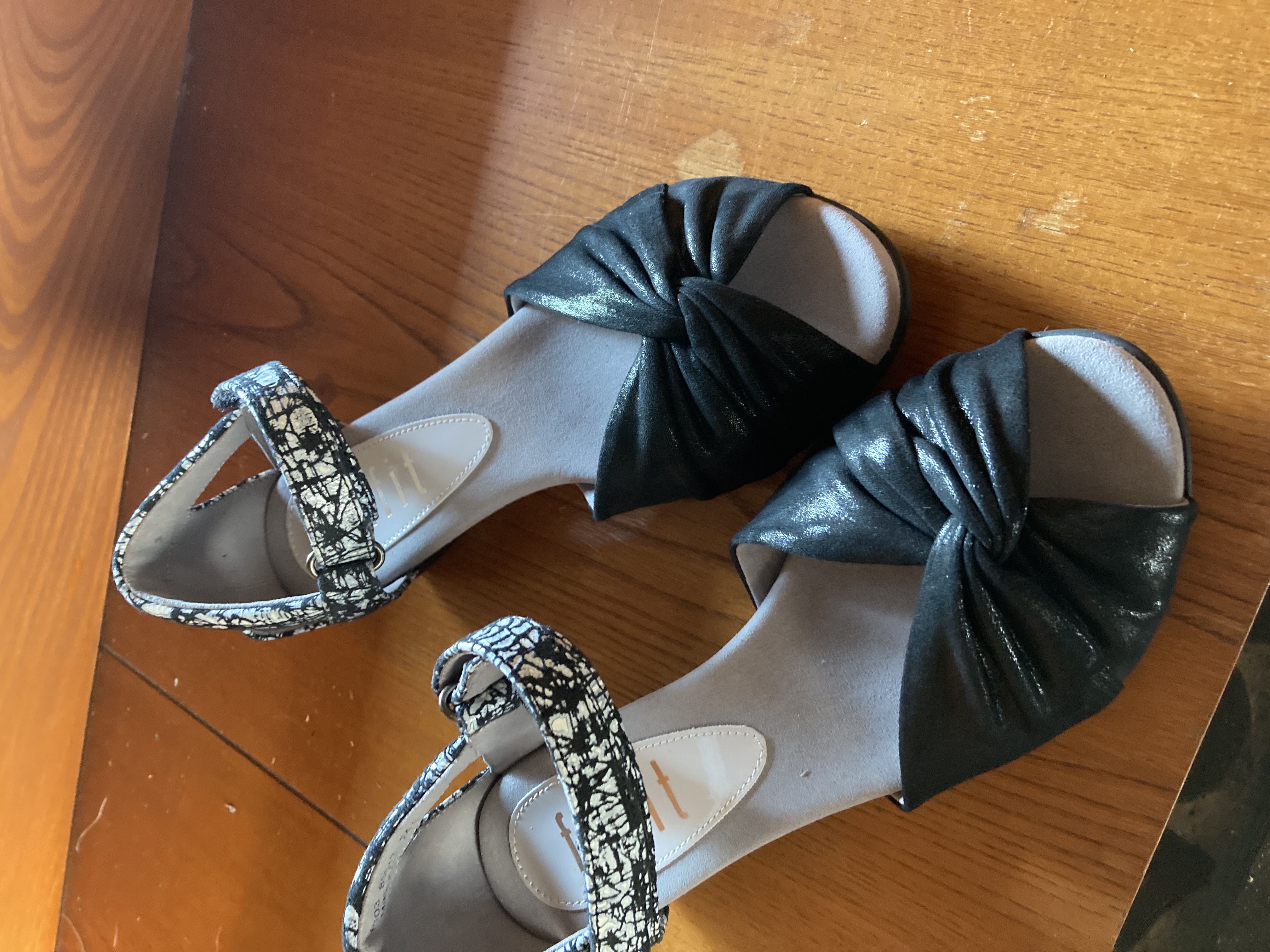 華奢見え♥リボンストラップのフラットサンダル/追跡有 ストラップリボンサンダルI【返品不可商品】 （ブラック