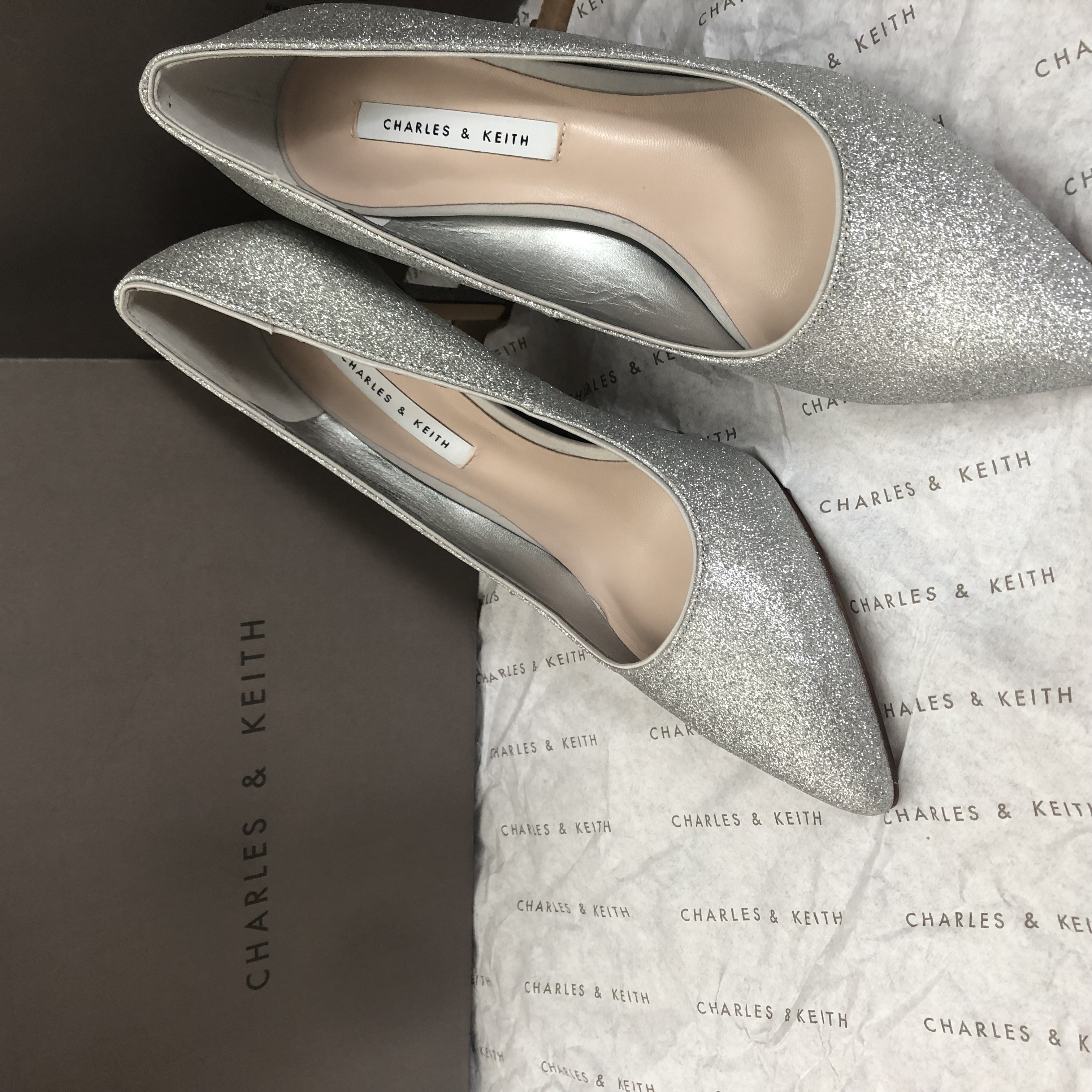 CHARLES & KEITH グリッタード パンプス 【再入荷】（Silver