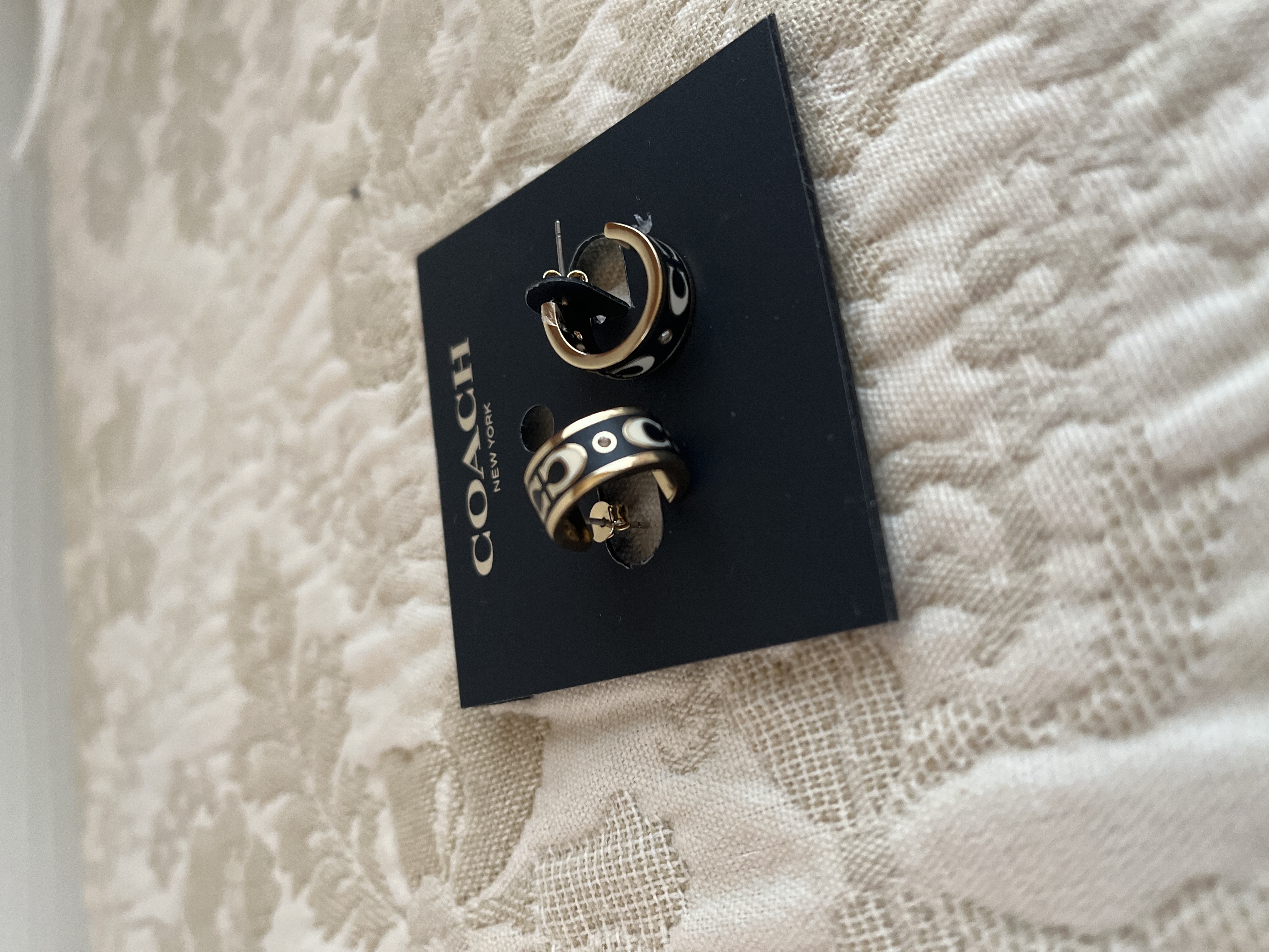 COACH ピアス 黒 コーチ COACH ピアス （ブラック） -waja bazar - 海外