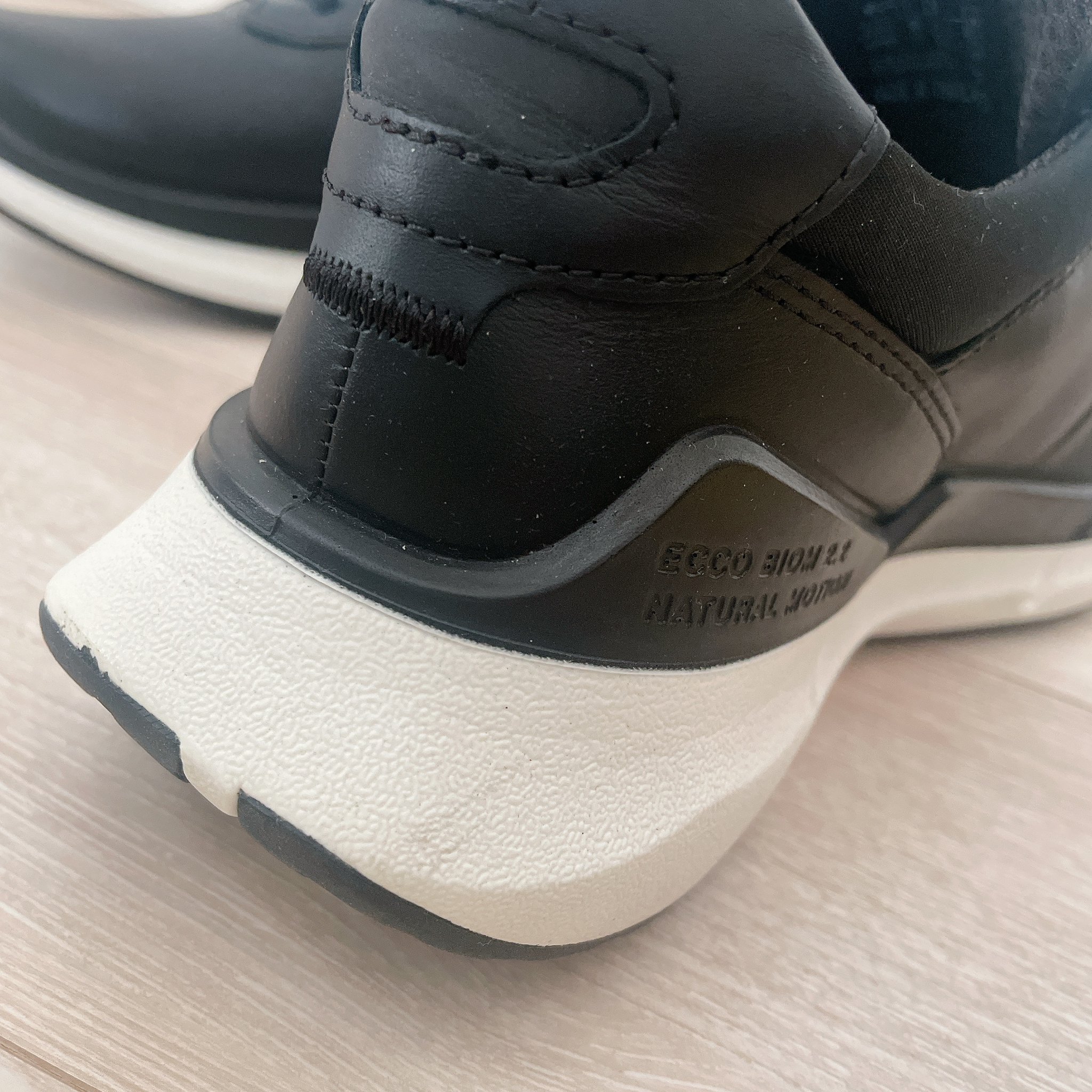 エコー ECCO ウィメンズ 本革 アスレジャー スニーカー バイオム