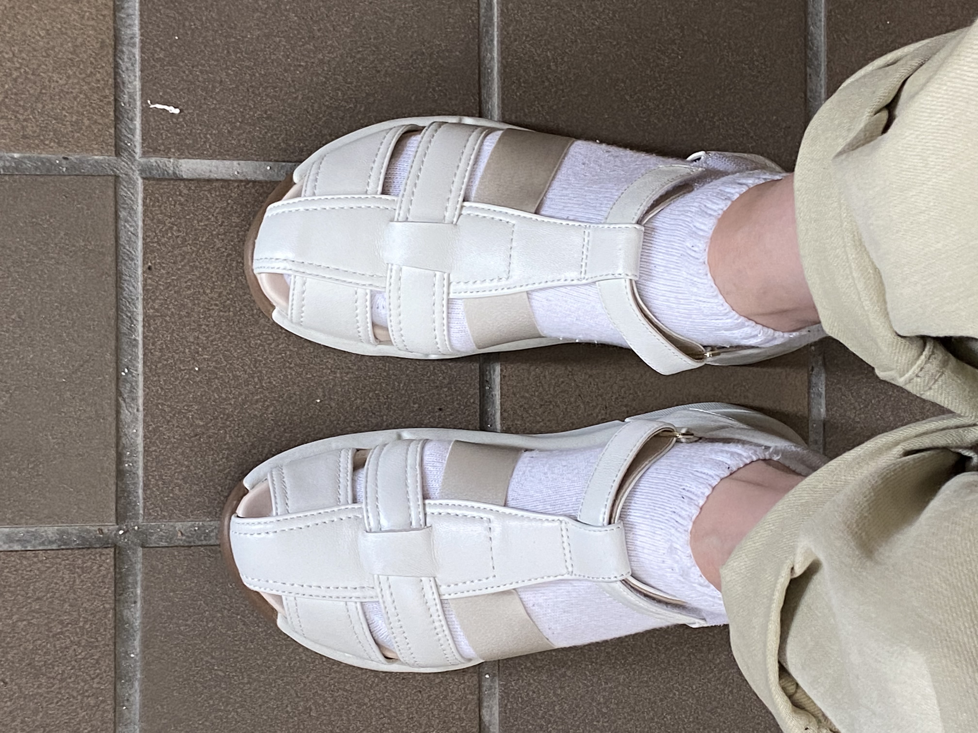 ■ fitfit フィットフィット レザー グルカサンダルWoW10 24 レザーグルカサンダルWoW10 （シルバー） -fitfit(フィット