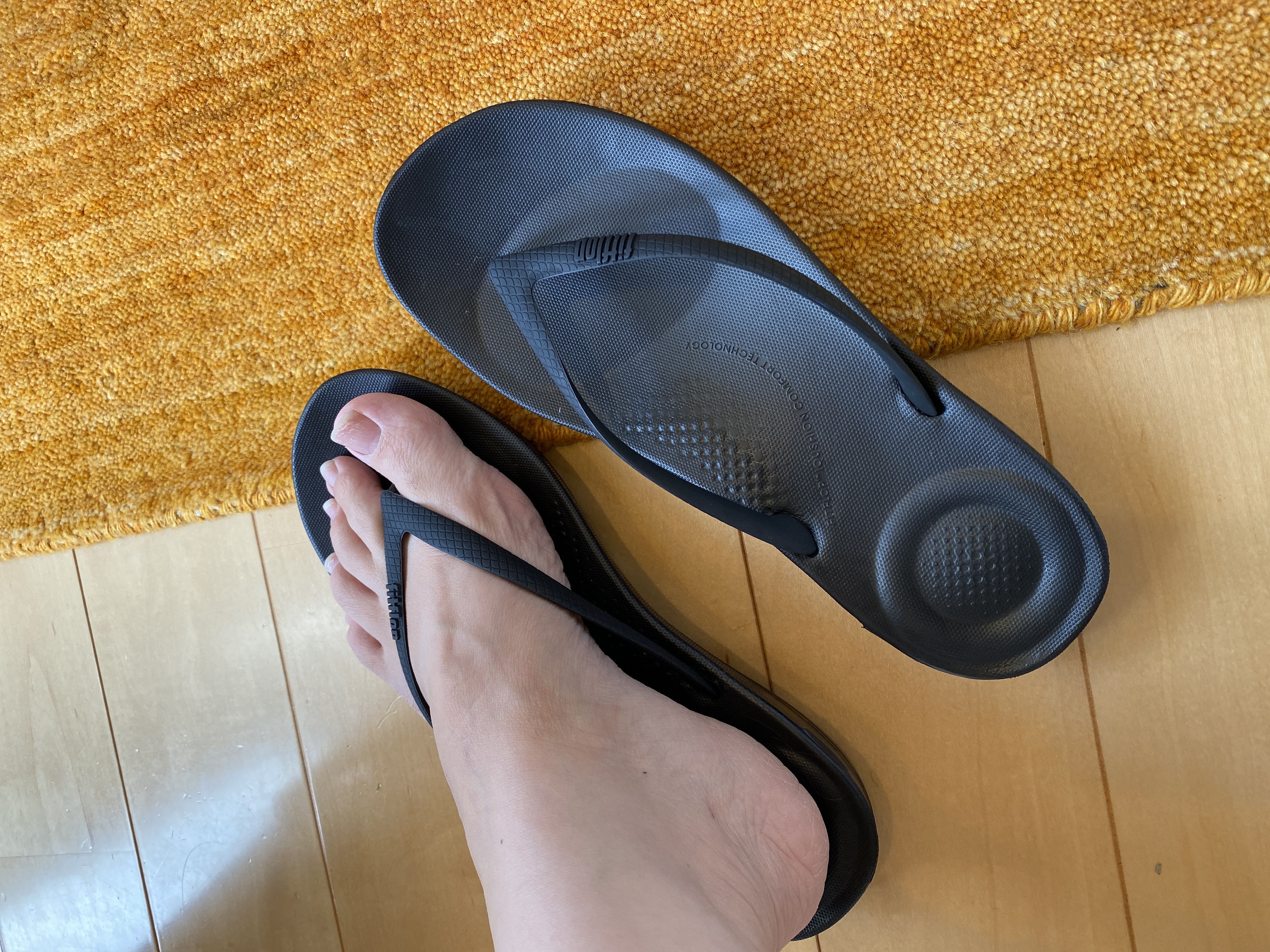 fitflop フィットフロップ　黒サボ　室内ばき　室外ばき　24㎝　新品 フィットフロップ fitflop IQUSHION ERGONOMIC FLIP-FLOPS （All