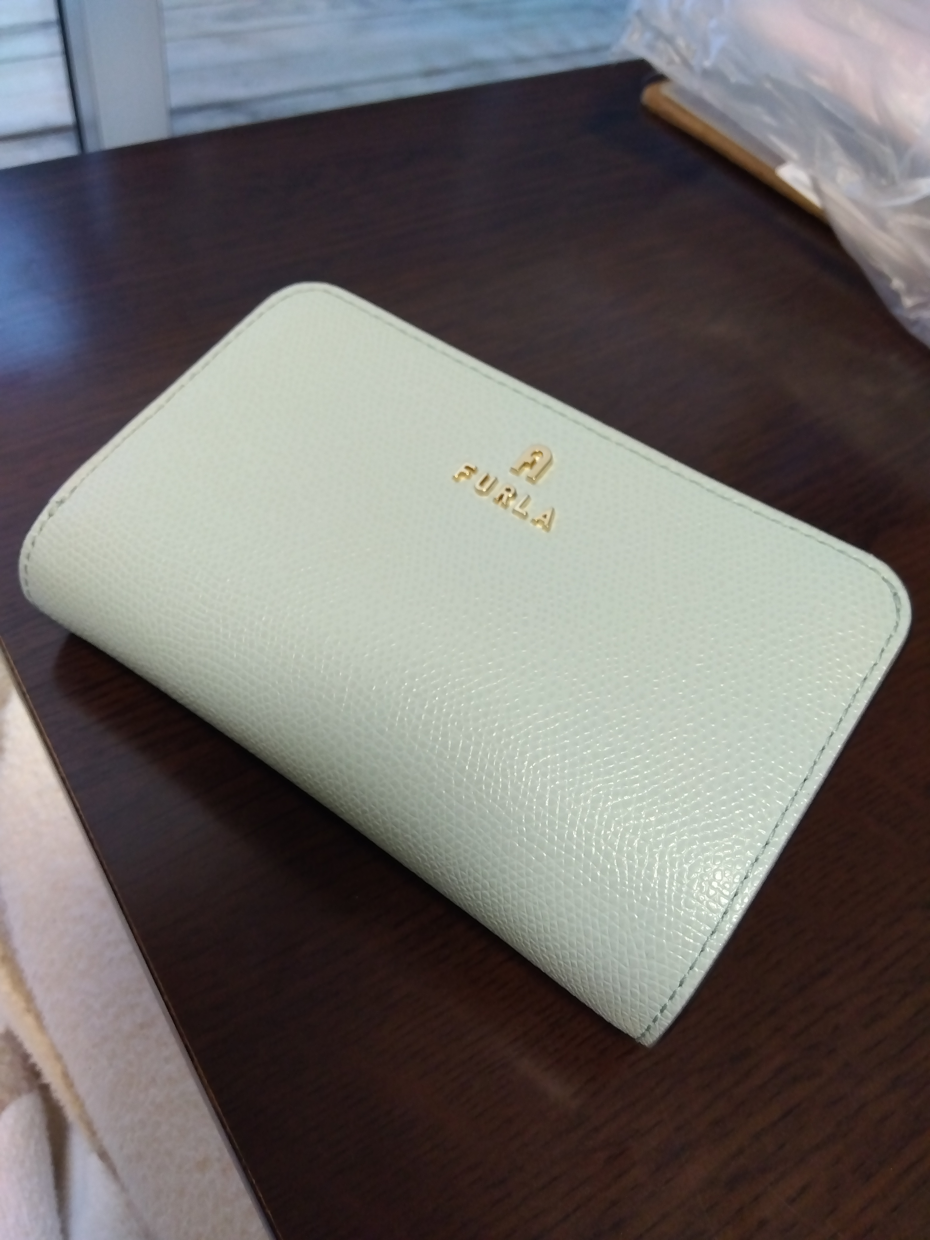 FURLA ベージュ系 長財布 保存袋付き FURLA ベージュ系 長財布 保存袋付き