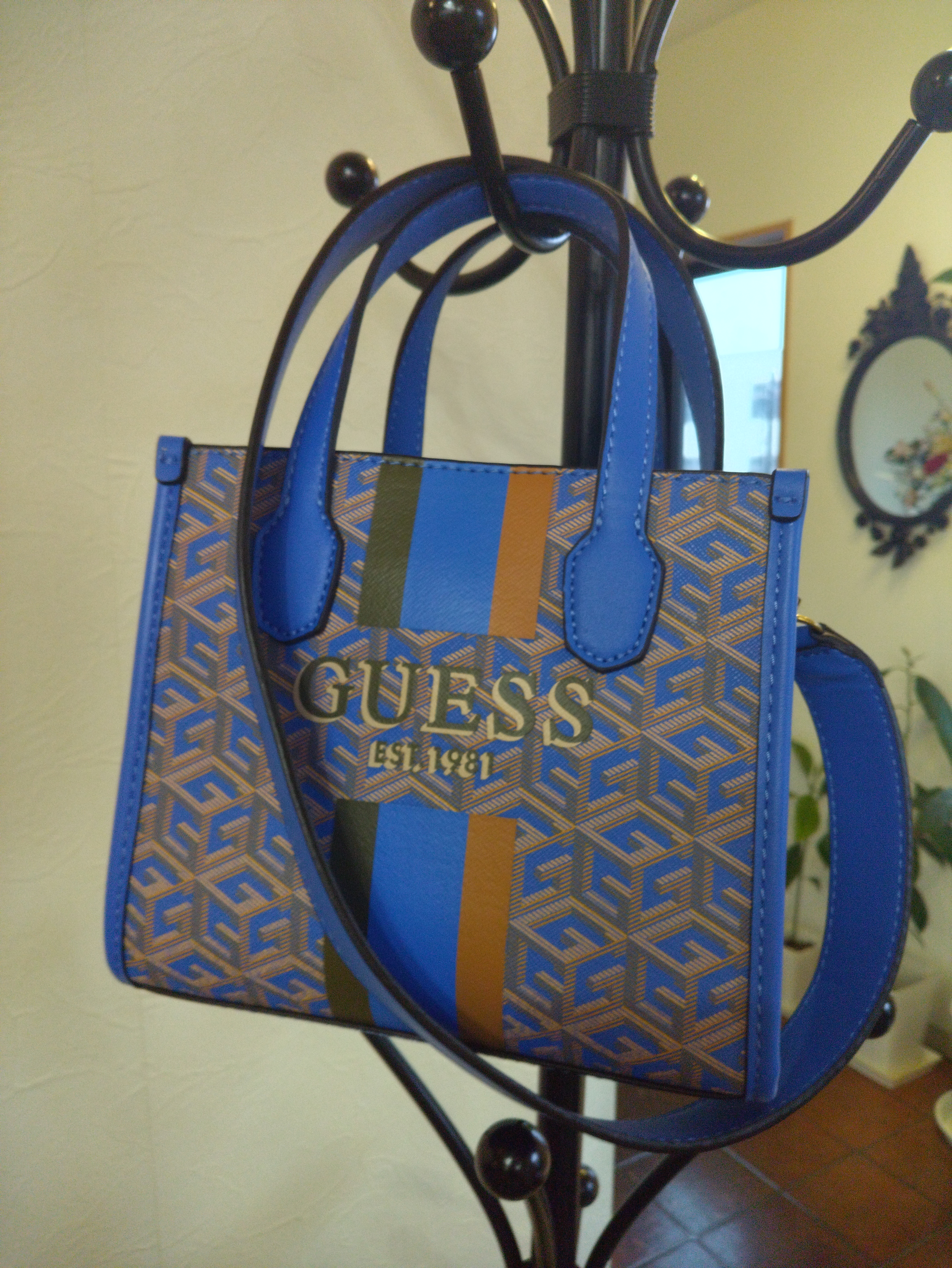 Guess■ SILVANA ハリンボーンラピアミニトートバッグ SILVANA 2 Compartment Mini Tote ミニトートバッグ | GUESS