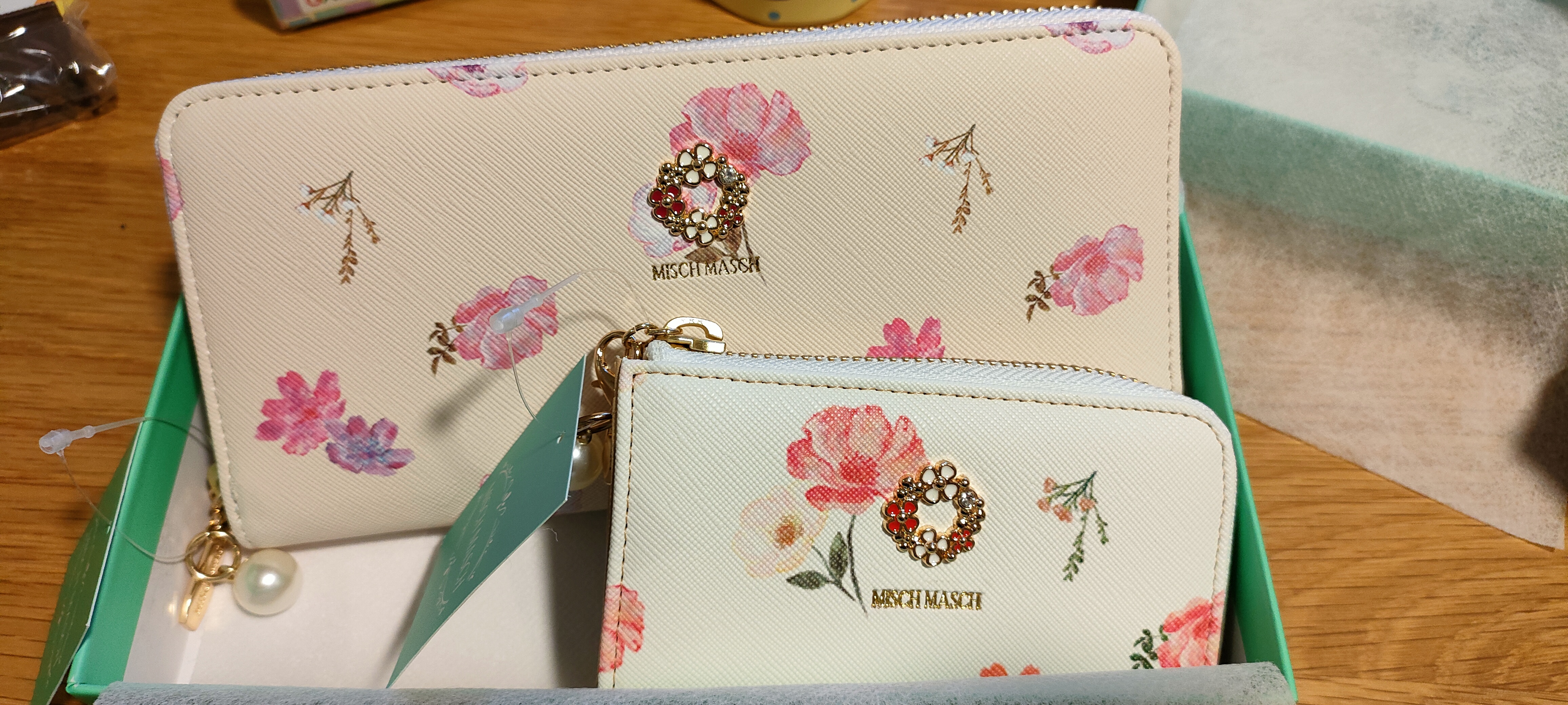 ミッシュマッシュ MISCH MASCH デイシー 花柄ラウンド長財布 ミッシュマッシュ MISCH MASCH デイシー 花柄ラウンド長財布
