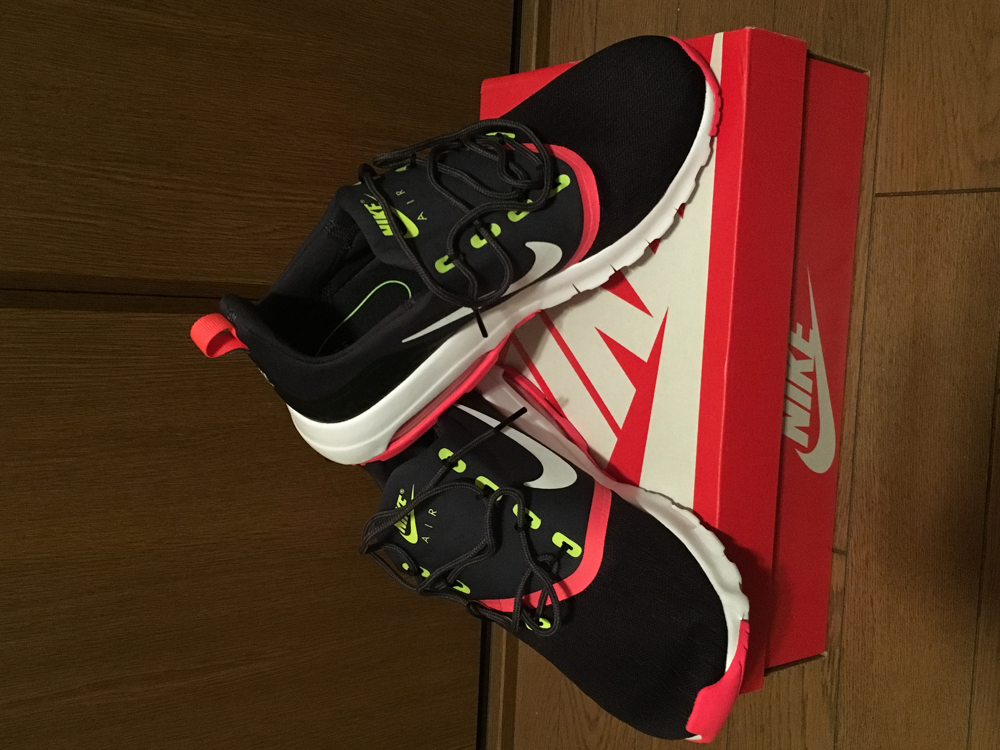 買取キング■新品ナイキエアマックスモーションレーサー2/AIRMAX MOTION RACER27㎝/税込/ ナイキ NIKE メンズ スニーカー エア マックス モーション レーサー 2