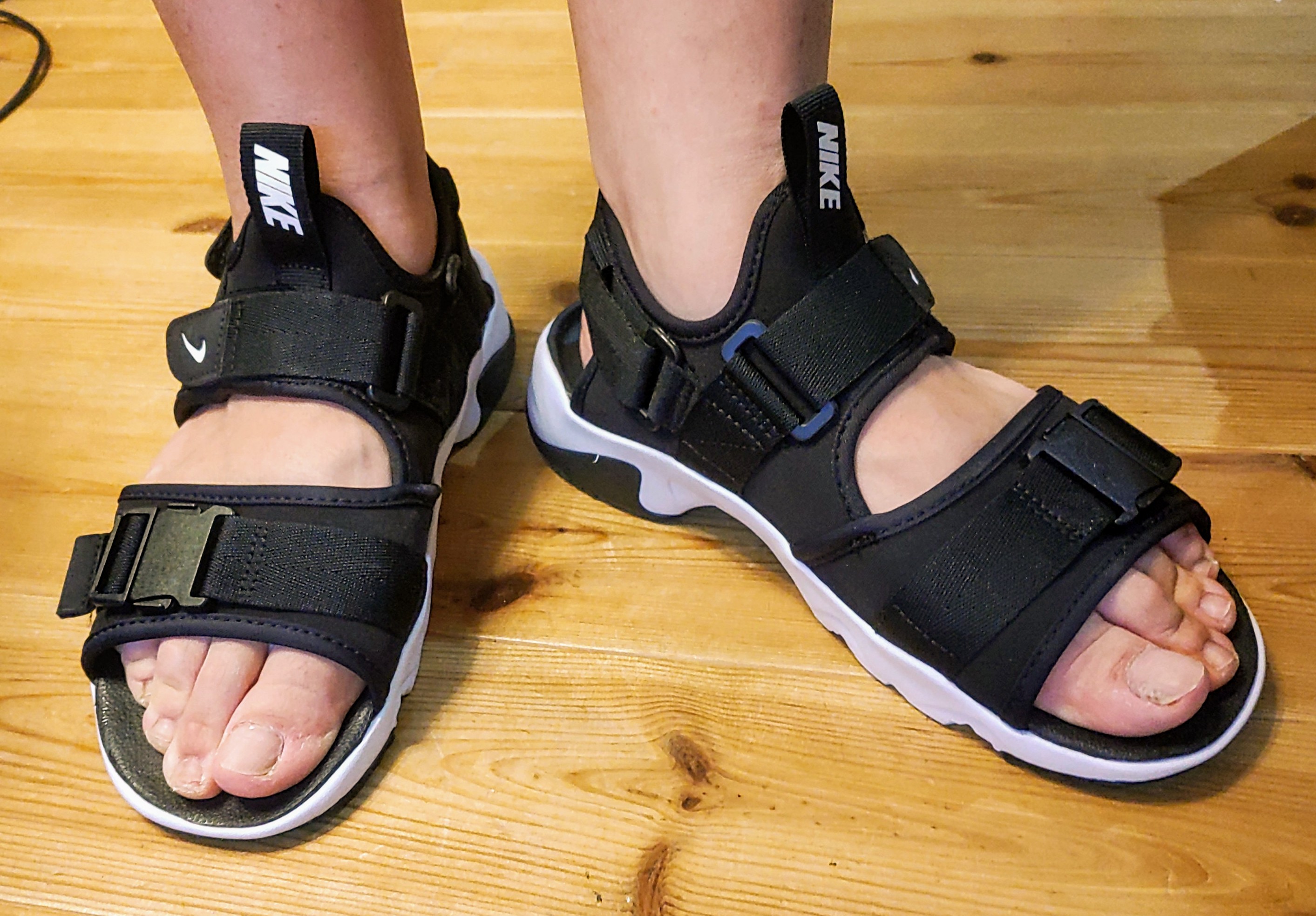 NIKE CANYON SANDAL ブラック/ホワイト 9 Amazon | [ナイキ] キャニオン サンダル CANYON SANDAL ブラック