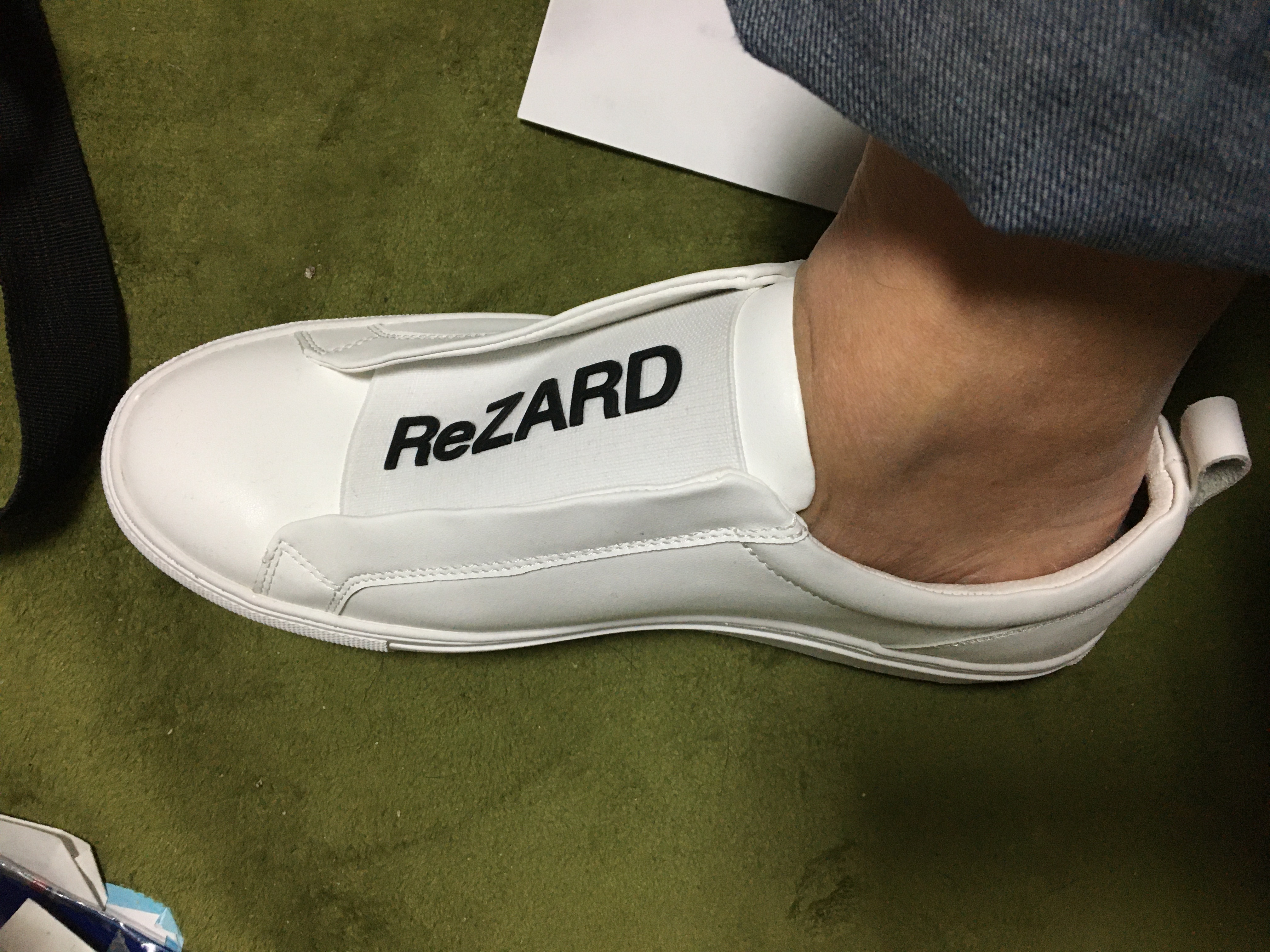 リザード ReZARD ビッグロゴスリッポン （ホワイト） -靴＆ファッション通販 ロコンド〜自宅で試着、気軽に返品