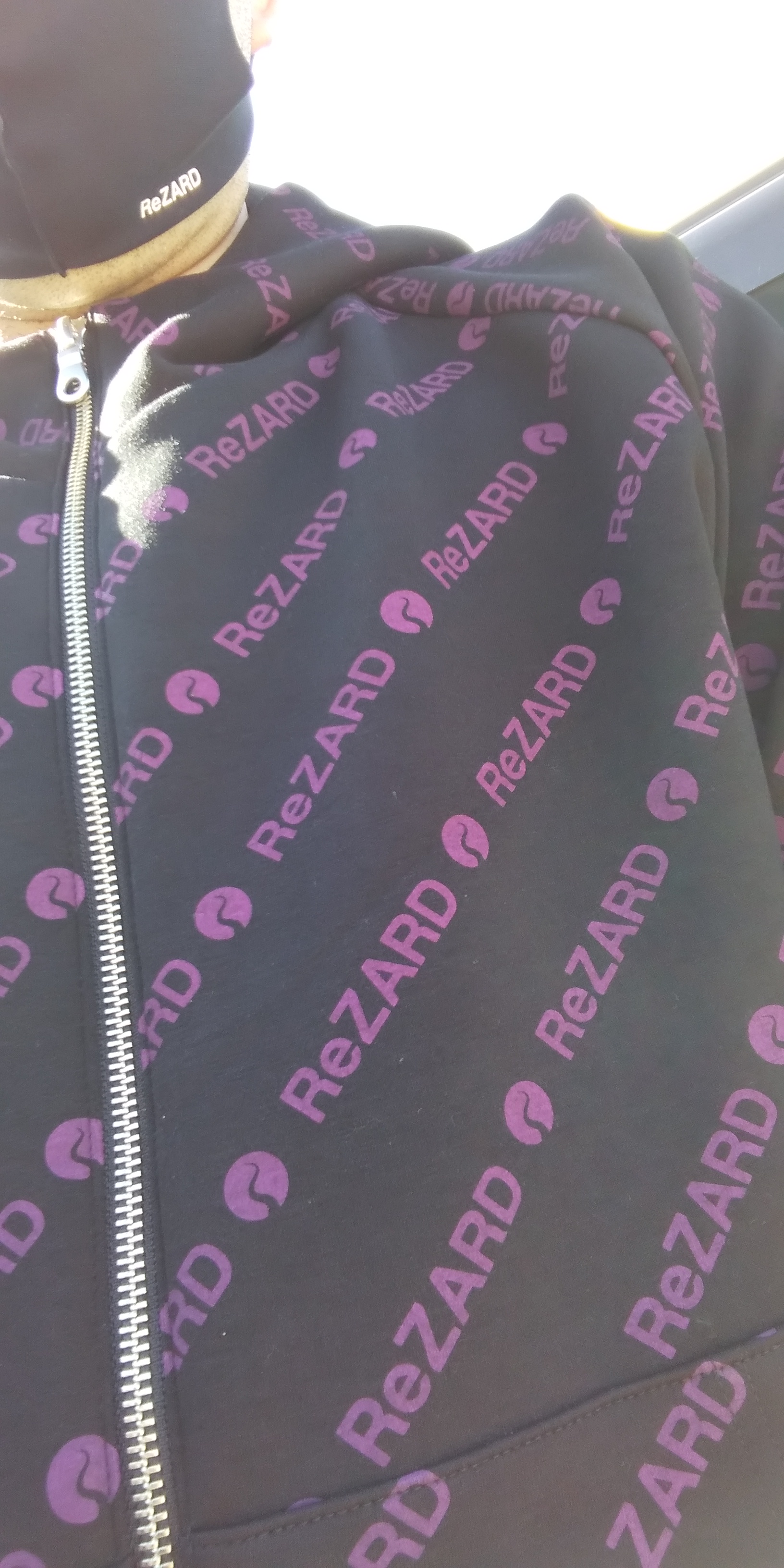 リザード ReZARD Logo Printed Zip-up Hoodie （ゴールド） -靴