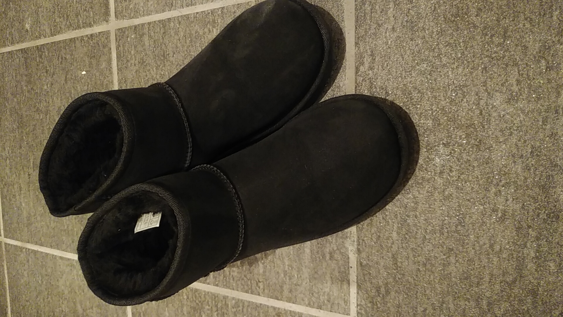 アグ UGG CLASSIC MINI II （ブラック） -靴＆ファッション通販