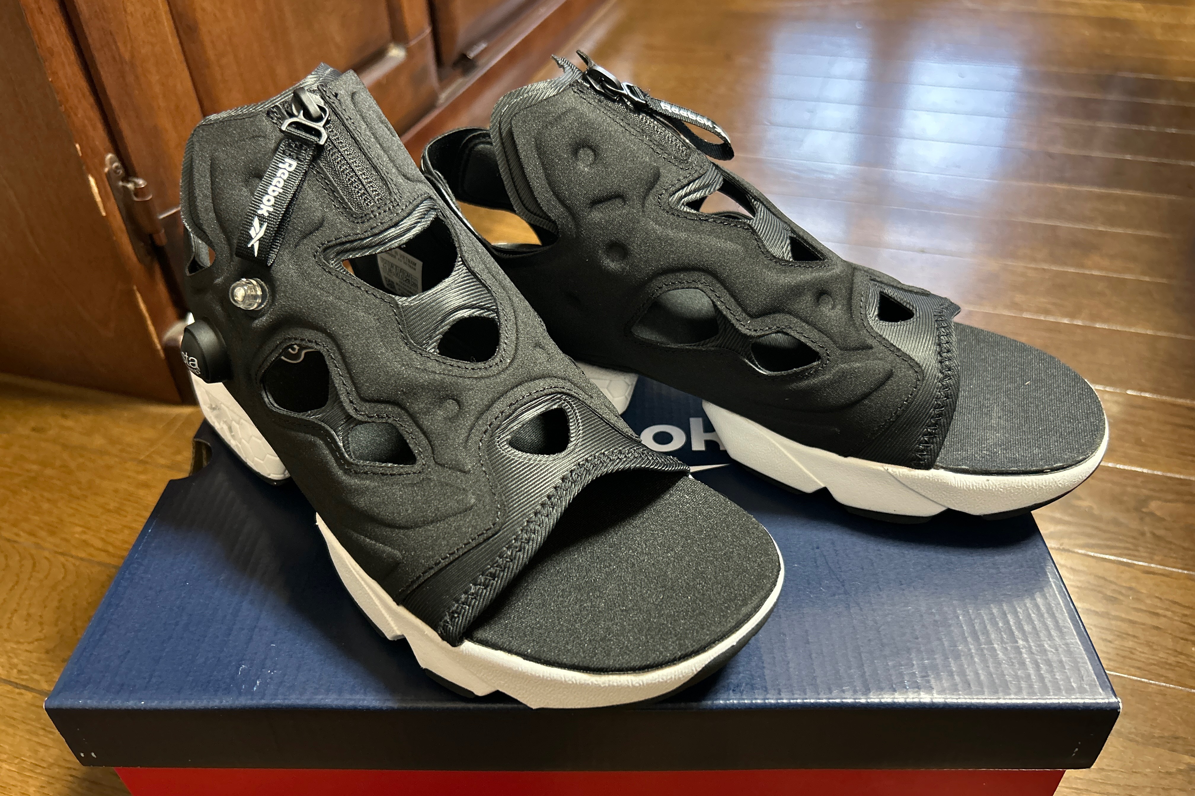 インスタポンプフューリー サンダル ジップ / INSTAPUMP FURY SANDAL