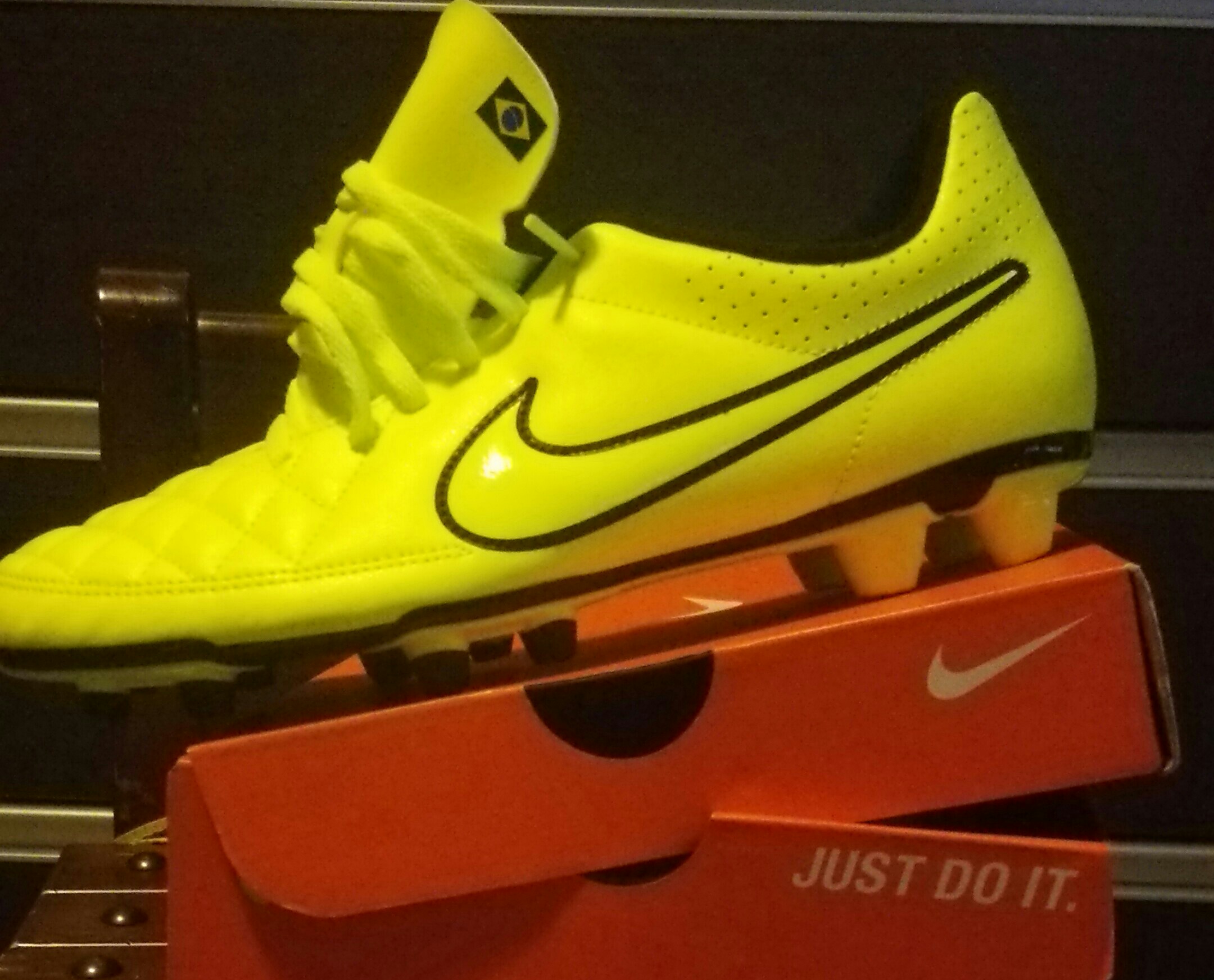 NIKE ナイキ ティエンポ リオ Ⅱ(蛍光イエロー×レッド) 631287